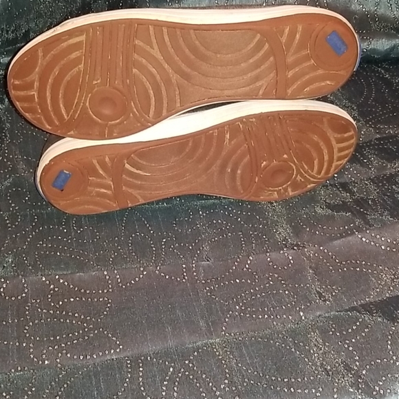 - Keds (like new) - Picture 3 of 5